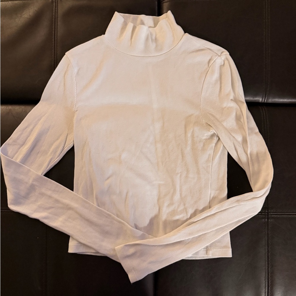 American Eagle Outfitters White Long Sleeve Turtleneck